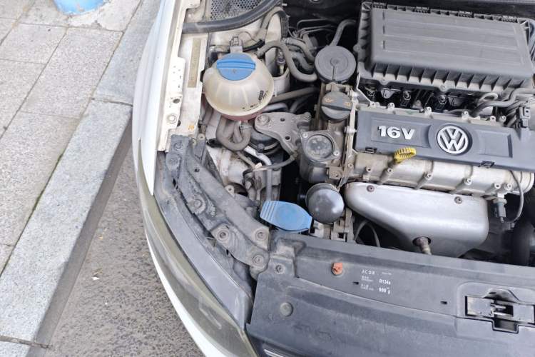 Used Volkswagen Polo 2013 1.6L Automatic Comfort Edition Engine Bay Right