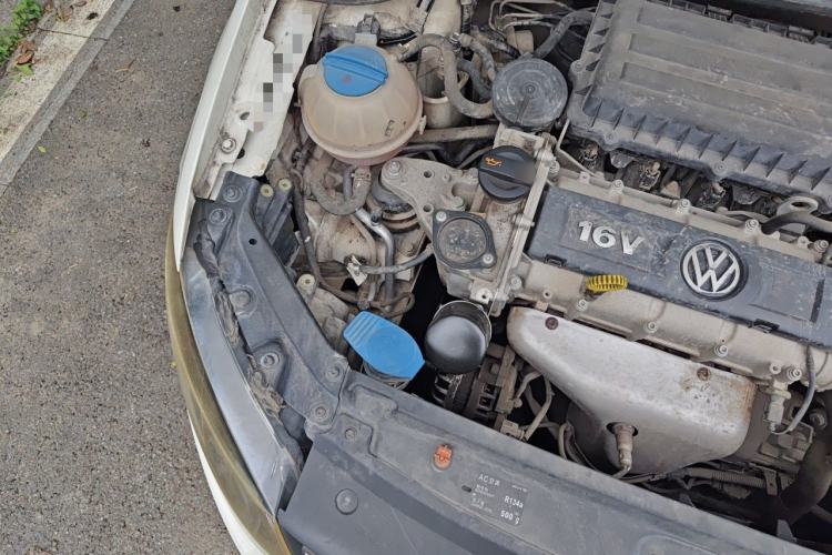 Used Volkswagen Polo 2013 1.6L Manual Comfort Edition Engine Bay Right