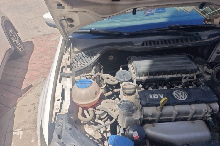 Used Volkswagen Polo 2013 1.6L Automatic Luxury Edition Engine Bay Right