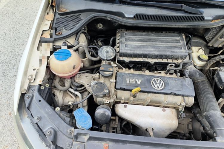 Used Volkswagen Polo 2013 1.6L Automatic Comfort Edition Engine Bay Right