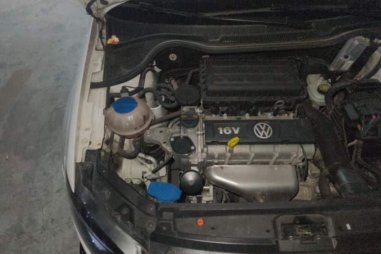 Used Volkswagen Polo 2013 1.6L Automatic Comfort Edition Engine Bay Right