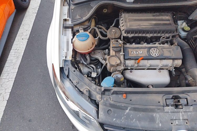 Used Volkswagen Polo 2013 1.4L Automatic Comfort Edition Engine Bay Right