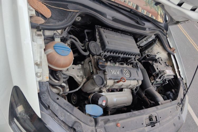Used Volkswagen Polo 2013 1.4L Automatic Comfort Edition Engine Bay Right