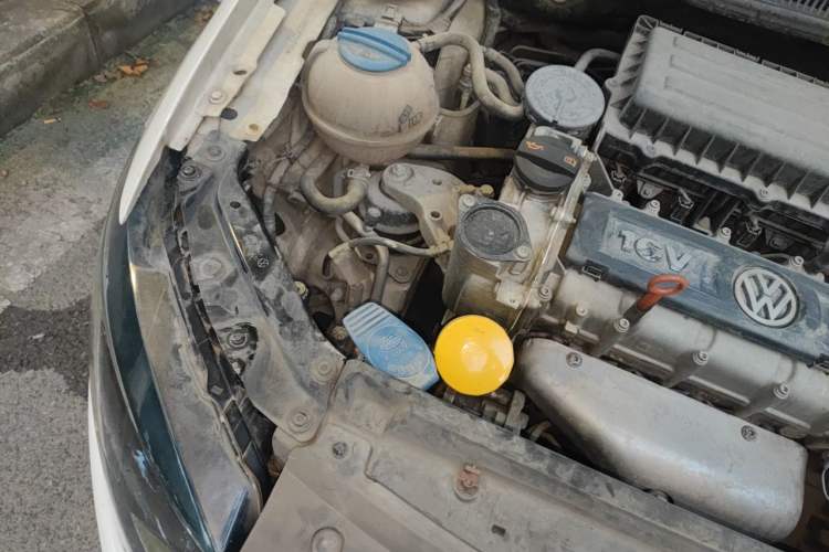 Used Volkswagen Polo 2013 1.4L Manual Fashion Edition Engine Bay Right