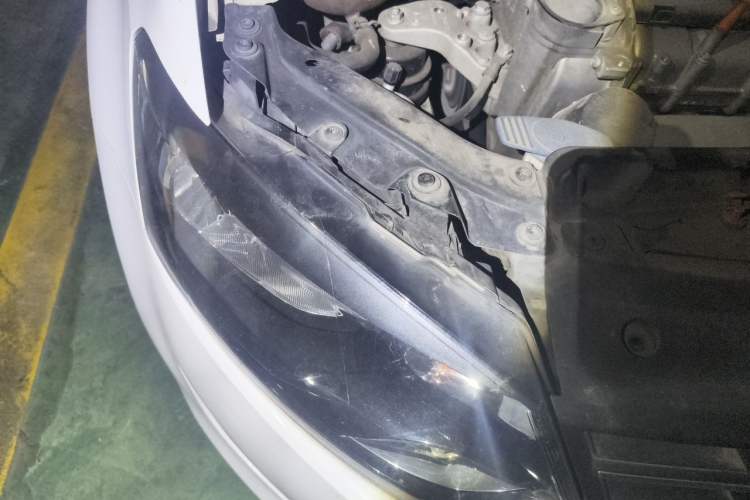 Used Volkswagen Polo 2013 1.4L Manual Fashion Edition Engine Bay Right