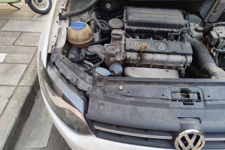 Used Volkswagen Polo 2013 1.6L Automatic Comfort Edition Engine Bay Right