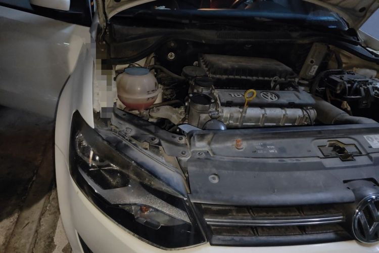 Used Volkswagen Polo 2013 1.6L Automatic Comfort Edition Engine Bay Right