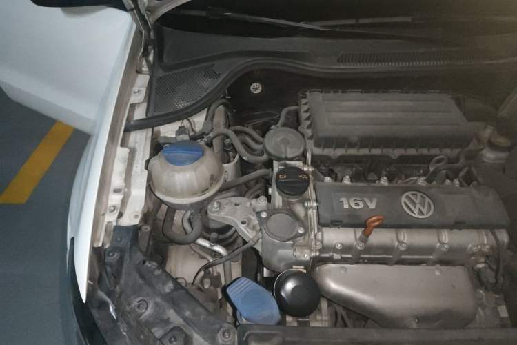 Used Volkswagen Polo 2013 1.4L Automatic Comfort Edition Engine Bay Right