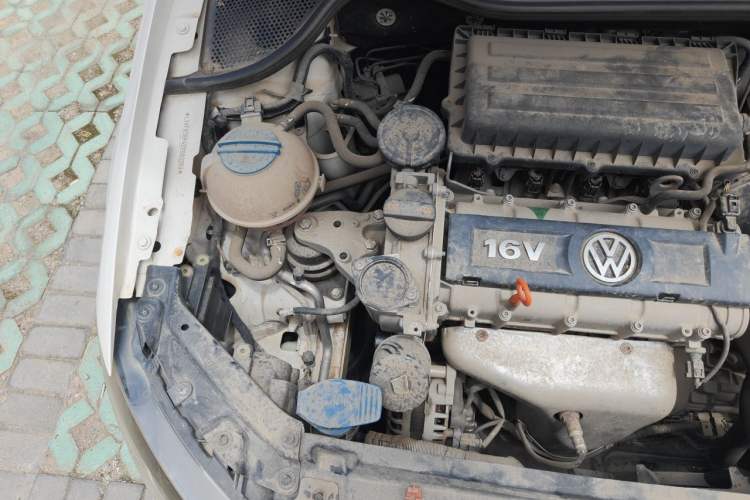 Used Volkswagen Polo 2013 1.4L Manual Comfort Edition Engine Bay Right