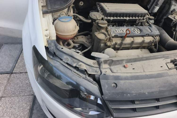 Used Volkswagen Polo 2013 1.4L Manual Fashion Edition Engine Bay Right