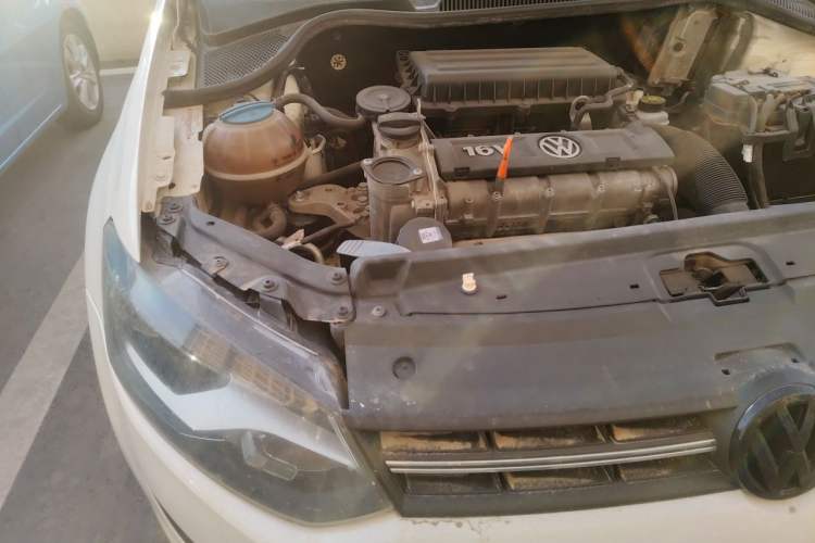 Used Volkswagen Polo 2013 1.4L Manual Comfort Edition Engine Bay Right