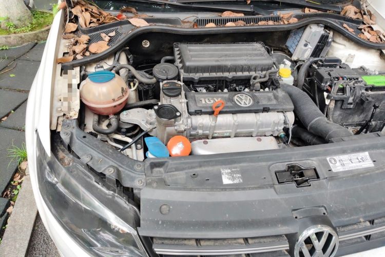 Used Volkswagen Polo 2013 1.6L Automatic Luxury Edition Engine Bay Right