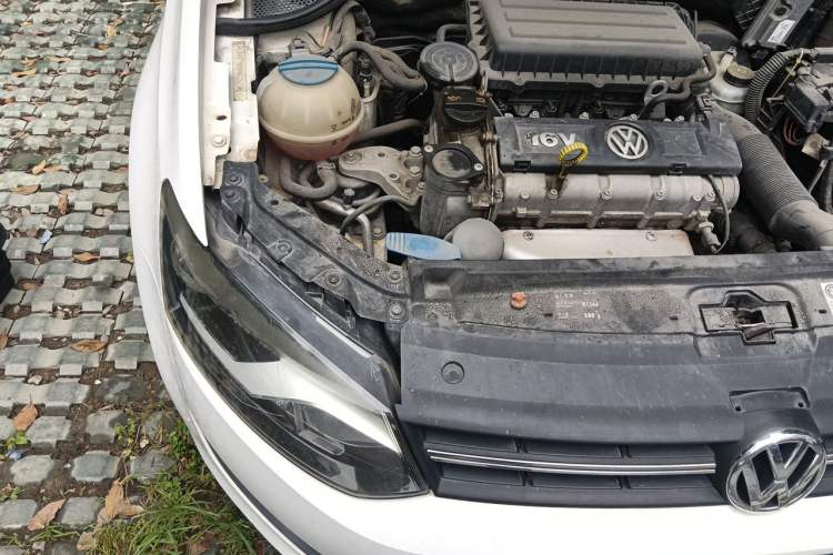 Used Volkswagen Polo 2013 1.6L Automatic Comfort Edition Engine Bay Right