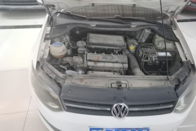 Used Volkswagen Polo 2013 1.6L Automatic Comfort Edition Engine Bay Right