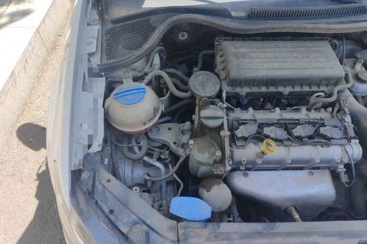 Used Volkswagen Polo 2013 1.6L Automatic Comfort Edition Engine Bay Right