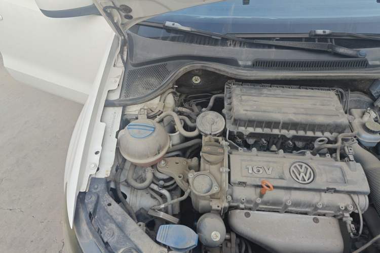 Used Volkswagen Polo 2013 1.4L Manual Fashion Edition Engine Bay Right