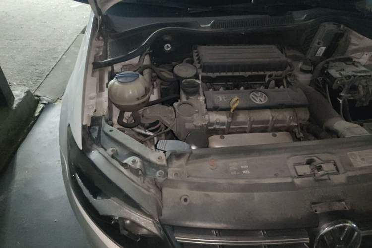Used Volkswagen Polo 2013 1.6L Automatic Comfort Edition Engine Bay Right