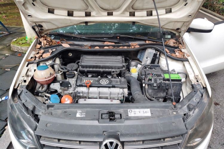 Used Volkswagen Polo 2013 1.6L Automatic Luxury Edition Engine Bay
