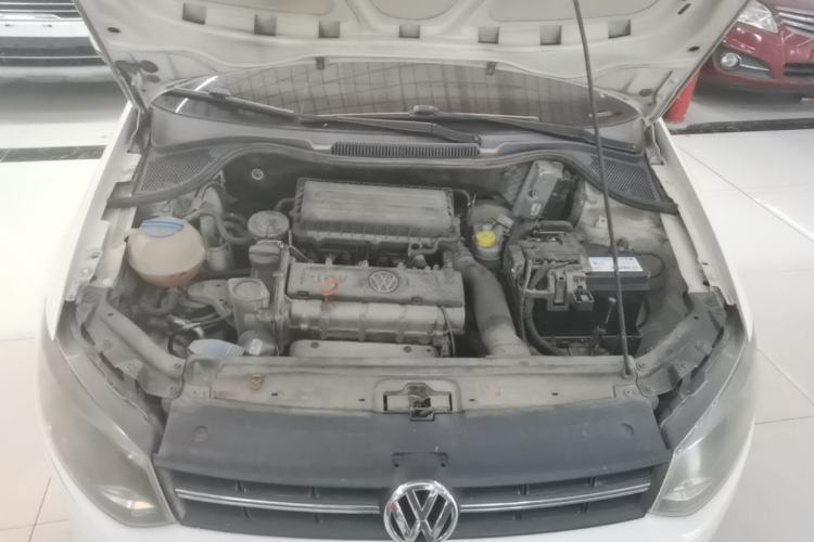 Used Volkswagen Polo 2013 1.6L Automatic Comfort Edition Engine Bay