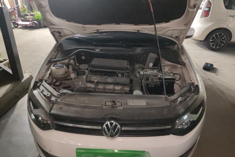 Used Volkswagen Polo 2013 1.6L Automatic Comfort Edition Engine Bay