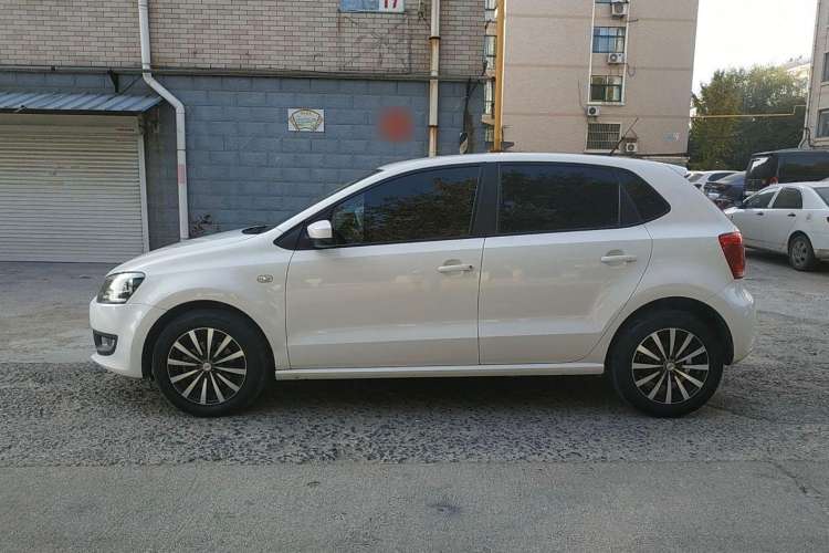Used Volkswagen Polo 2013 1.6L Automatic Comfort Edition Exterior 2