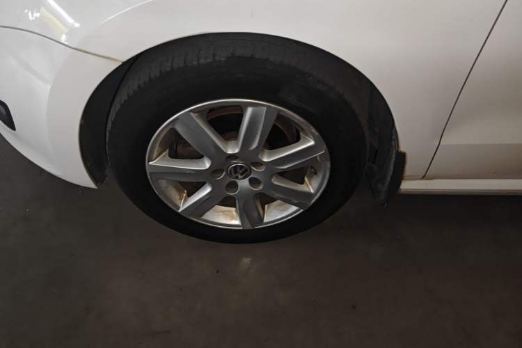 Used Volkswagen Polo 2013 1.6L Manual Comfort Edition Exterior 4
