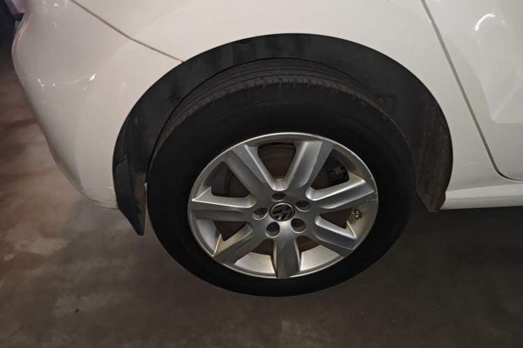Used Volkswagen Polo 2013 1.6L Manual Comfort Edition Exterior 5