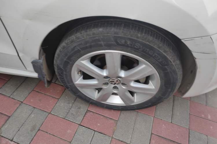 Used Volkswagen Polo 2013 1.6L Manual Comfort Edition Exterior 7