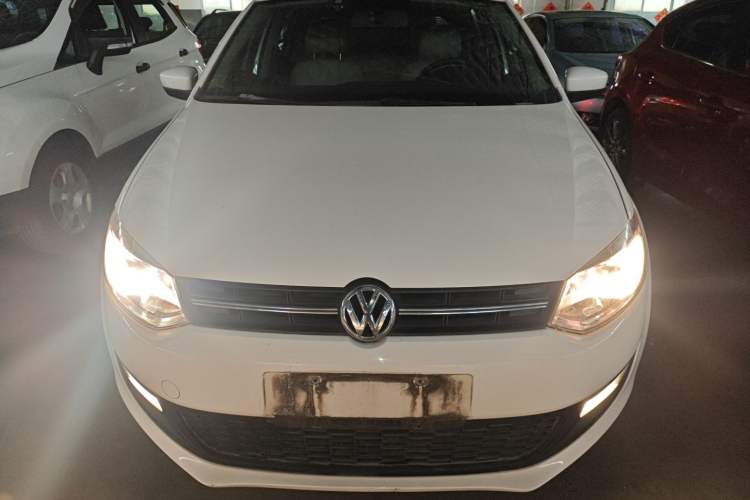 Used Volkswagen Polo 2013 1.6L Manual Comfort Edition Front