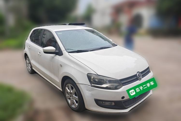 Used Volkswagen Polo 2013 1.4L Automatic Comfort Edition Front Right 45 Deg
