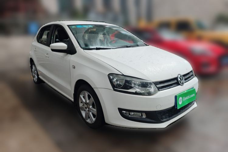 Used Volkswagen Polo 2013 1.4L Automatic Comfort Edition Front Right 45 Deg