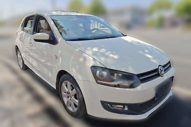 Used Volkswagen Polo 2013 1.6L Manual Comfort Edition Front Right 45 Deg