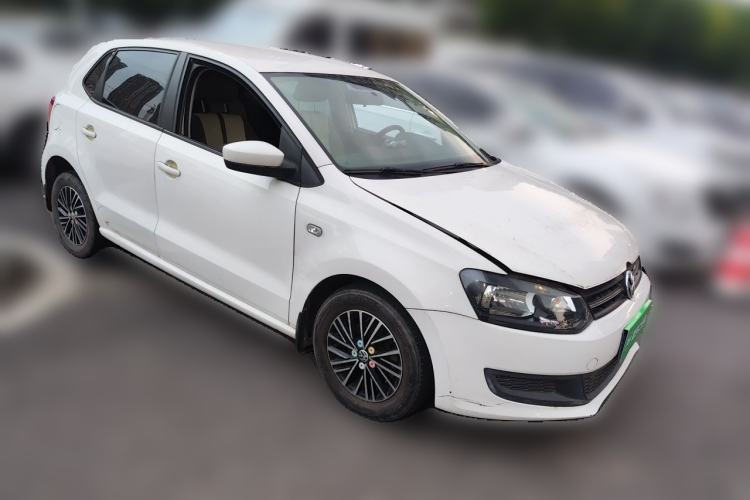 Used Volkswagen Polo 2013 1.4L Manual Fashion Edition Front Right 45 Deg