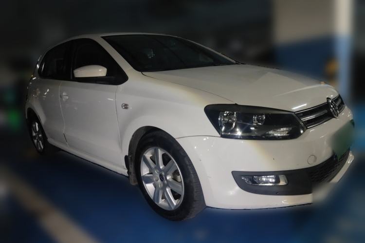 Used Volkswagen Polo 2013 1.4L Automatic Comfort Edition Front Right 45 Deg