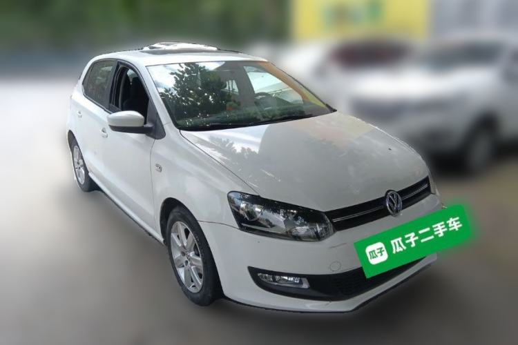 Used Volkswagen Polo 2013 1.4L Automatic Comfort Edition Front Right 45 Deg
