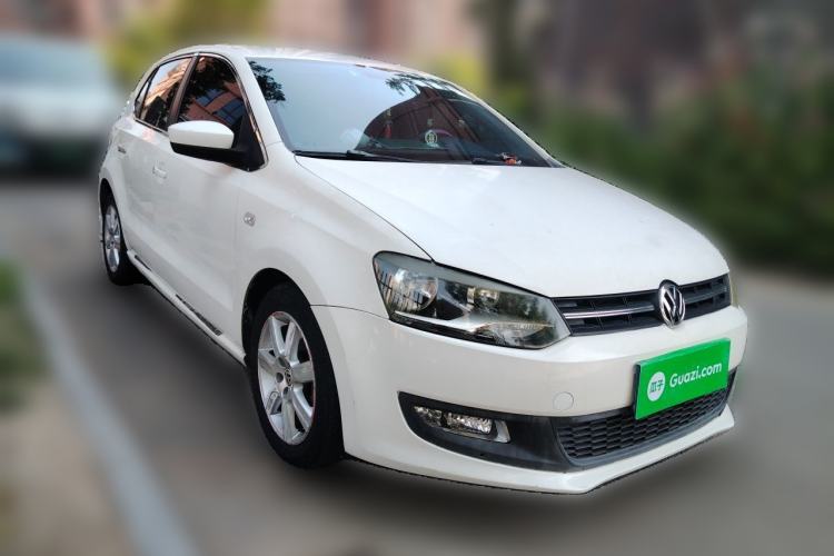 Used Volkswagen Polo 2013 1.6L Automatic Comfort Edition Front Right 45 Deg