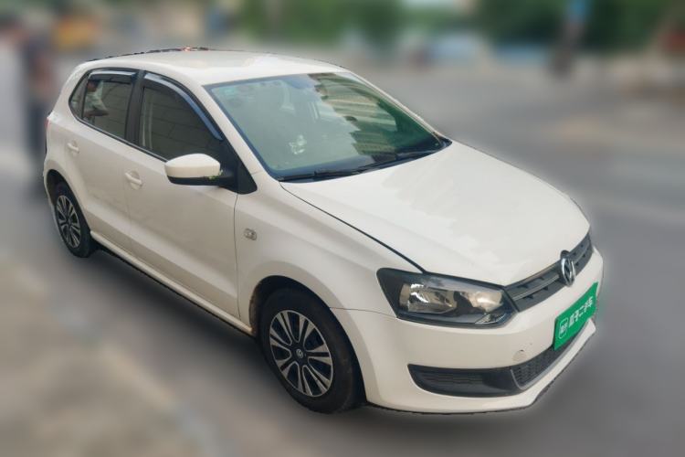 Used Volkswagen Polo 2013 1.4L Manual Fashion Edition Front Right 45 Deg