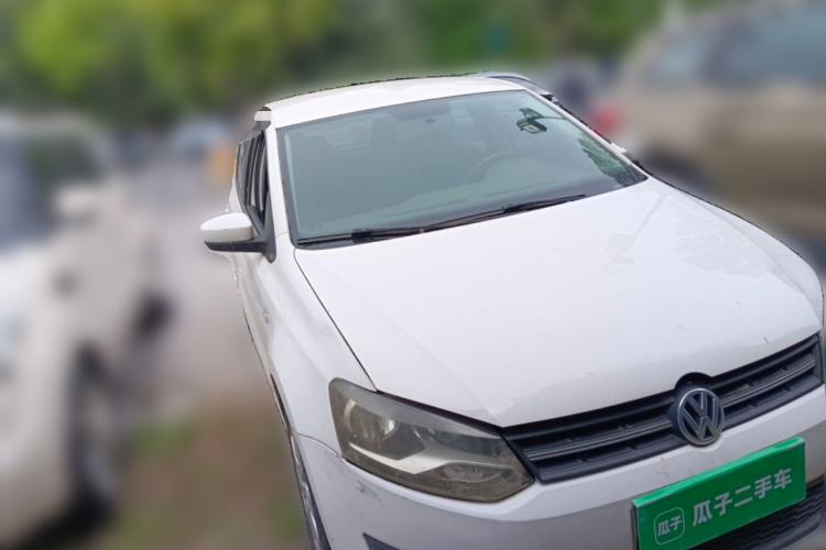 Used Volkswagen Polo 2013 1.6L Manual Comfort Edition Front Right 45 Deg