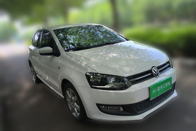 Used Volkswagen Polo 2013 1.6L Automatic Comfort Edition Front Right 45 Deg