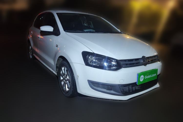 Used Volkswagen Polo 2013 1.4L Manual Fashion Edition Front Right 45 Deg