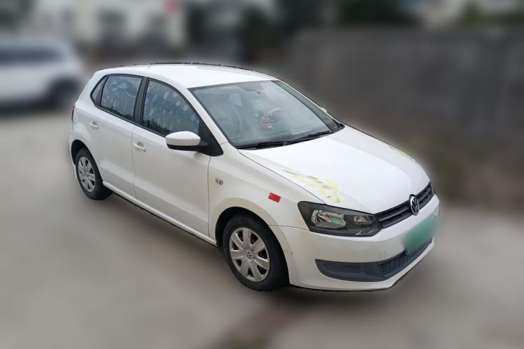 Used Volkswagen Polo 2013 1.4L Manual Fashion Edition Front Right 45 Deg