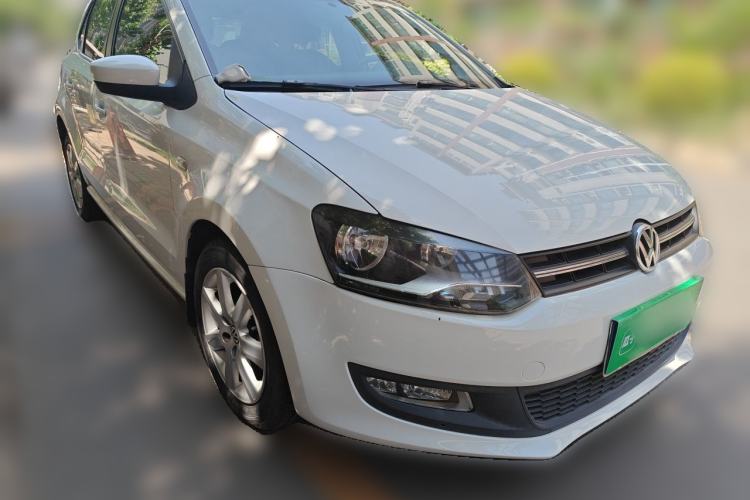 Used Volkswagen Polo 2013 1.4L Automatic Comfort Edition Front Right 45 Deg