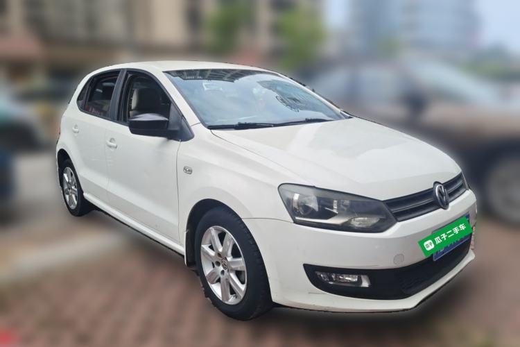 Used Volkswagen Polo 2013 1.6L Automatic Comfort Edition Front Right 45 Deg