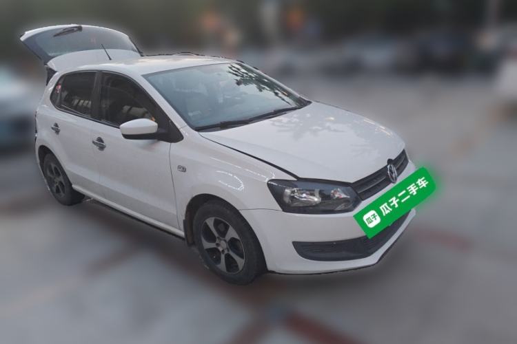 Used Volkswagen Polo 2013 1.4L Manual Fashion Edition Front Right 45 Deg