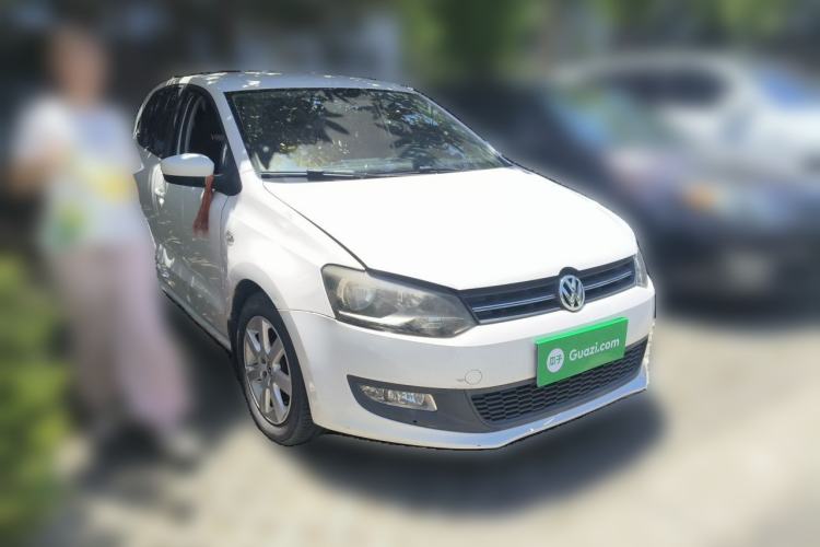 Used Volkswagen Polo 2013 1.6L Manual Comfort Edition Front Right 45 Deg