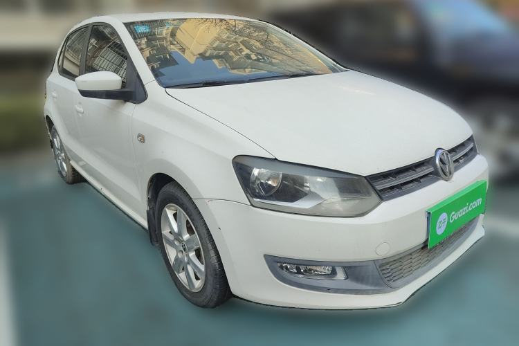 Used Volkswagen Polo 2013 1.4L Automatic Comfort Edition Front Right 45 Deg