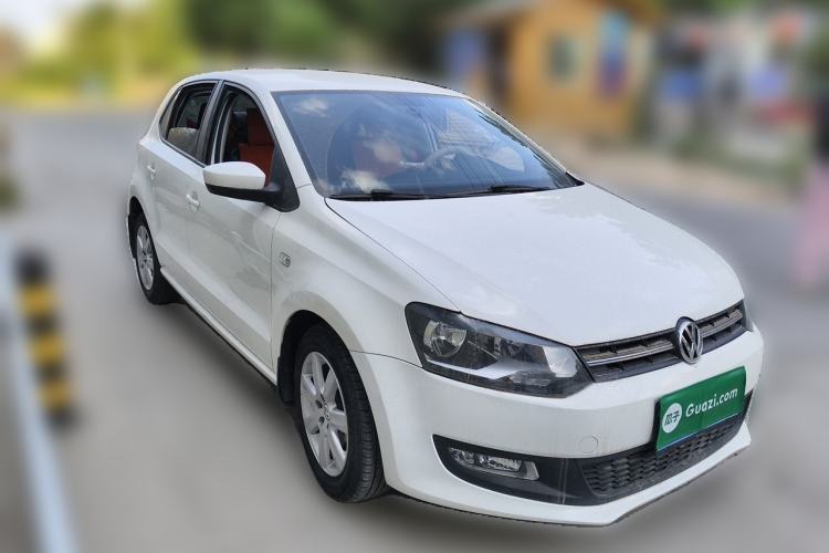 Used Volkswagen Polo 2013 1.6L Automatic Comfort Edition Front Right 45 Deg