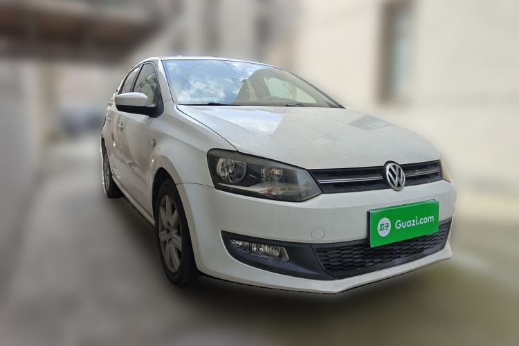 Used Volkswagen Polo 2013 1.6L Automatic Comfort Edition Front Right 45 Deg