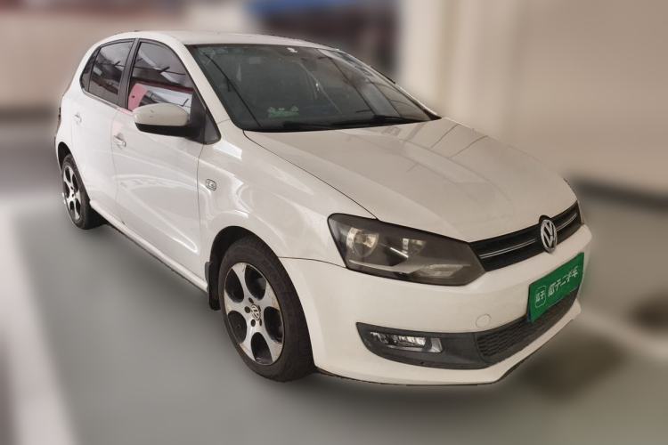 Used Volkswagen Polo 2013 1.4L Automatic Comfort Edition Front Right 45 Deg