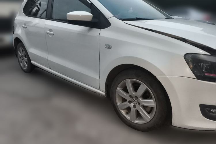Used Volkswagen Polo 2013 1.4L Automatic Comfort Edition Front Right 45 Deg